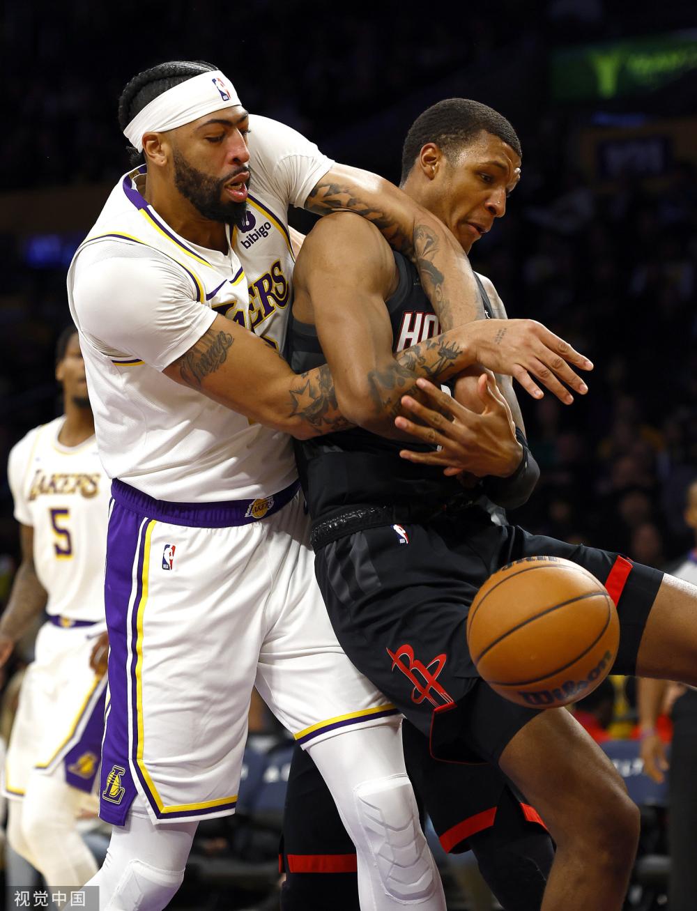 他迎合每个 他迎合每个